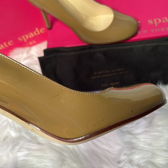 {KATE SPADE♠️} 3.5” Camel Colored Karolina Patent Leather Pumps - Picture 4 of 8